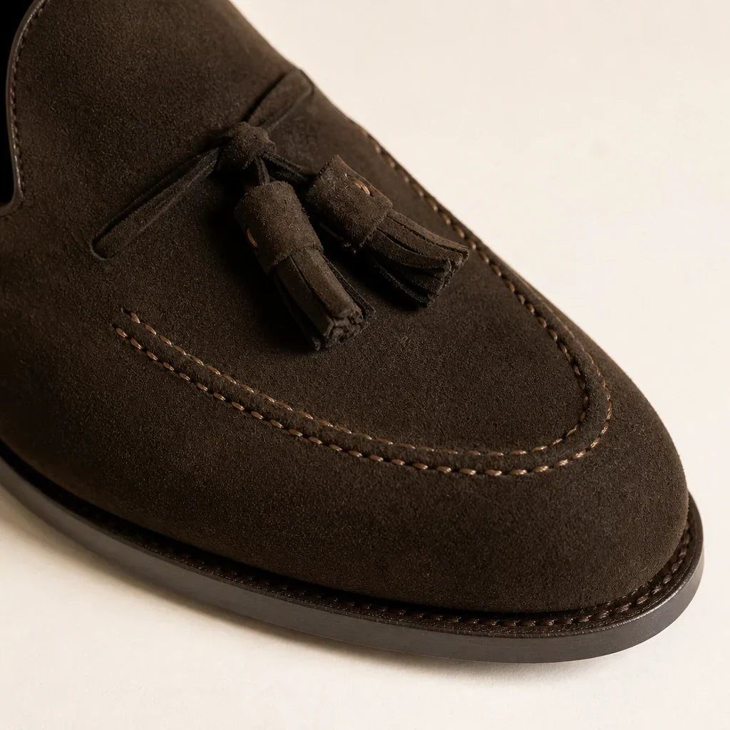 The seam that shapes the toe